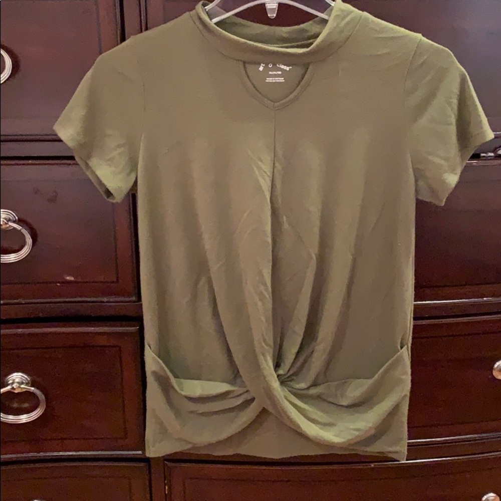 a cute olive green shirt with a knot